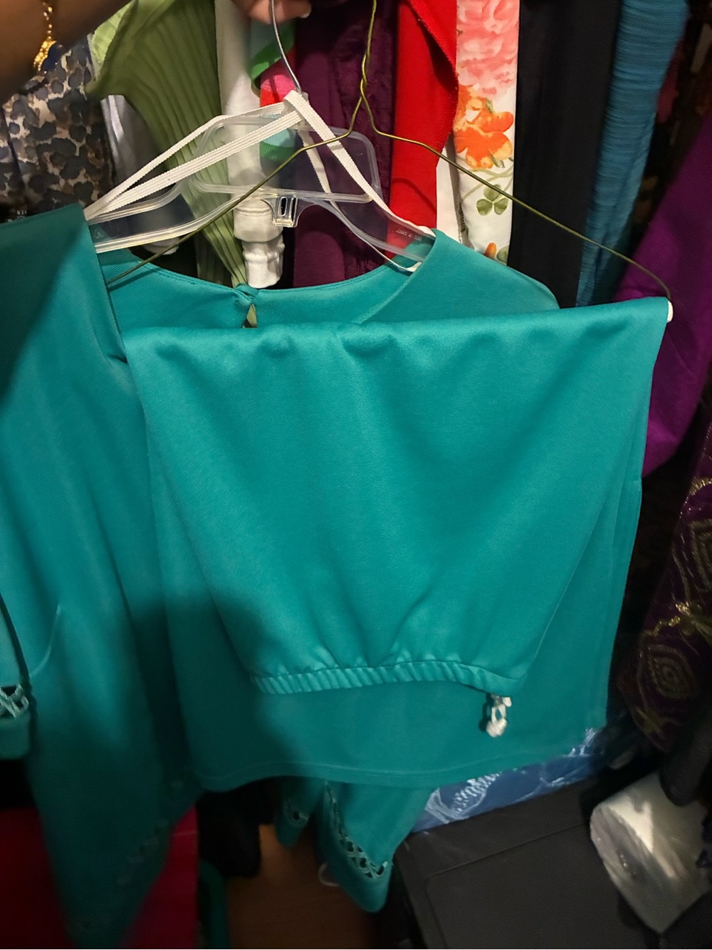 Womenโs Teal Blouse with skirt